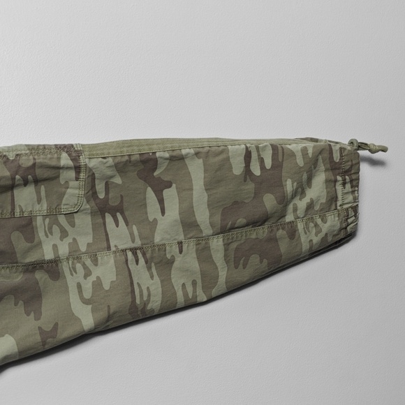 SANCTUARY Camo Cargo Pants with Drawstring Ankles Size Large - Picture 12 of 16